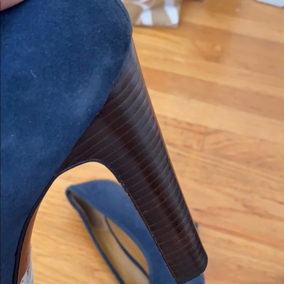 Peep toe pumps - Picture 5 of 6